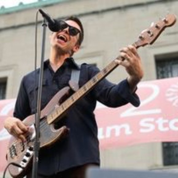 Danielle Simonson, wife, mother, professional fine artist. - Picture 8 of 8